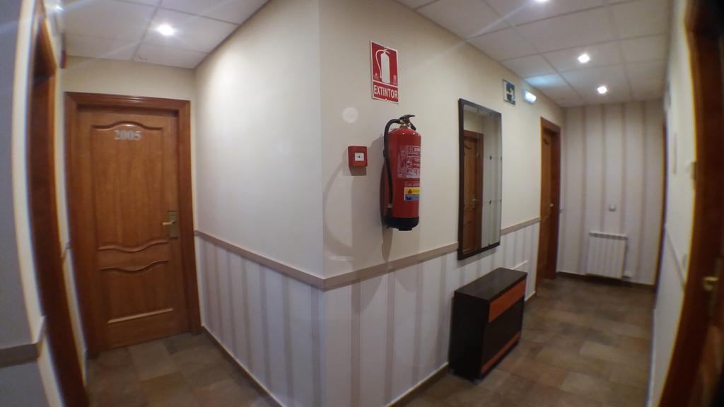 Hostal Venecia II Monzón Zewnętrze zdjęcie