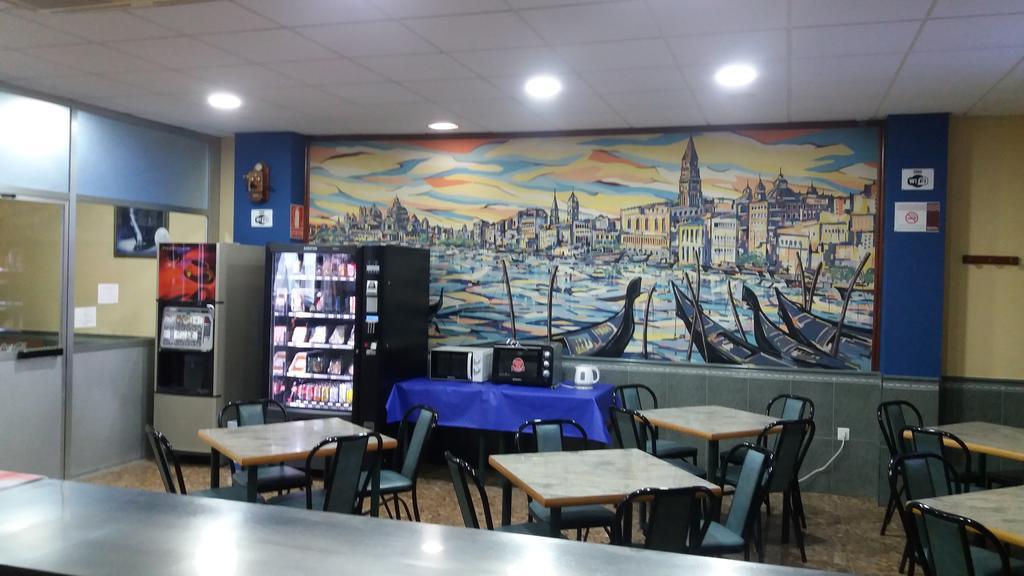 Hostal Venecia II Monzón Zewnętrze zdjęcie